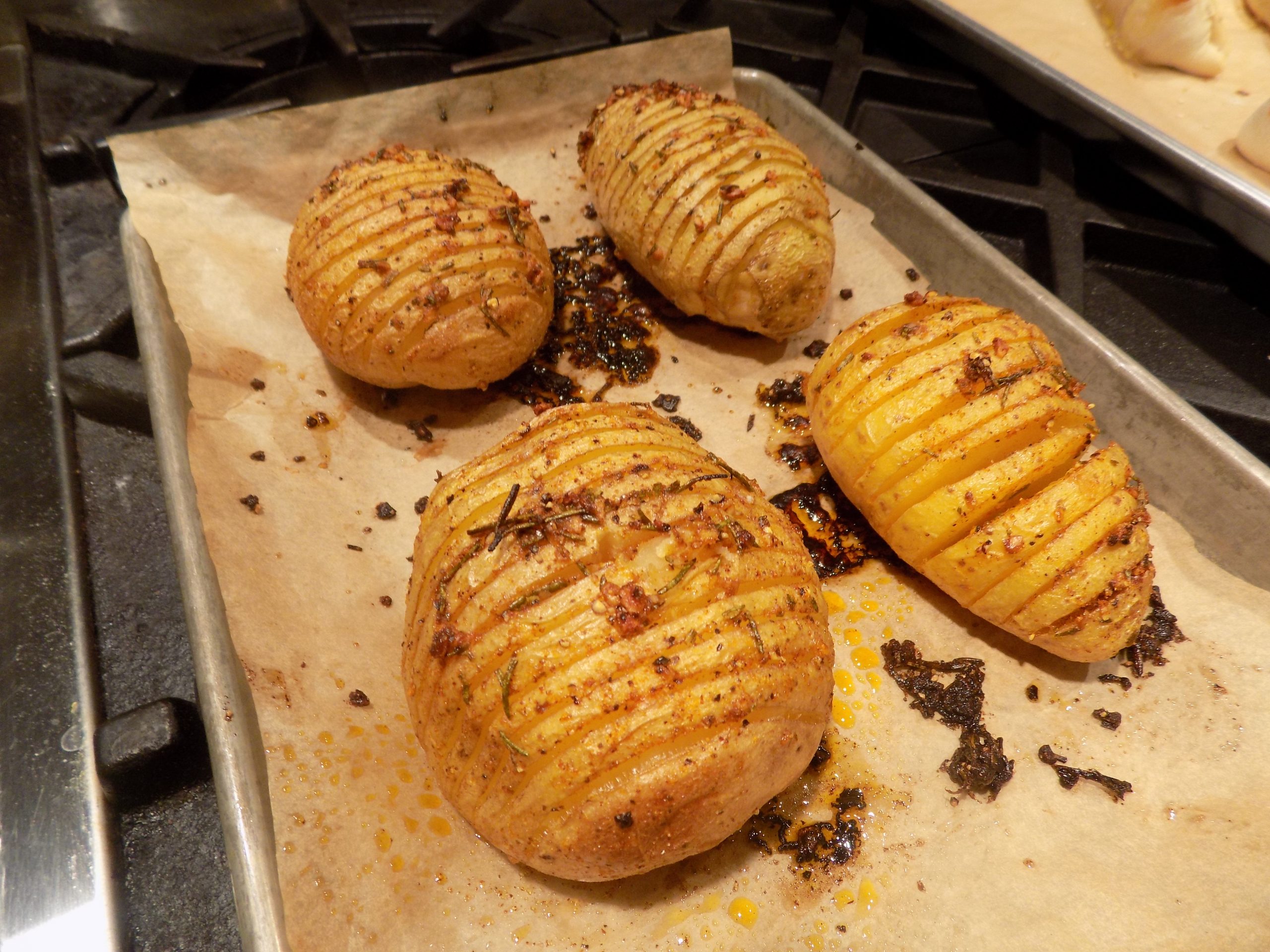 SPICY AND SAVORY HASSELBACK POTATOES | CHEZ CARR CUISINE